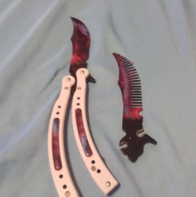 Vu sur Reddit: My new butterfly knife can y’all tell me some tips and tricks because I’m bord