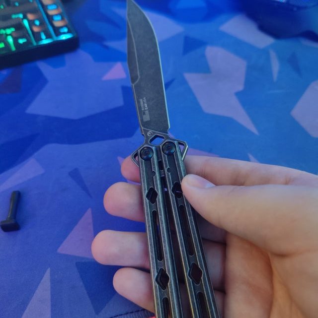 Vu sur Reddit: NKD! Wanted a live blade after having a few trainers. Loving the blackwash finish!